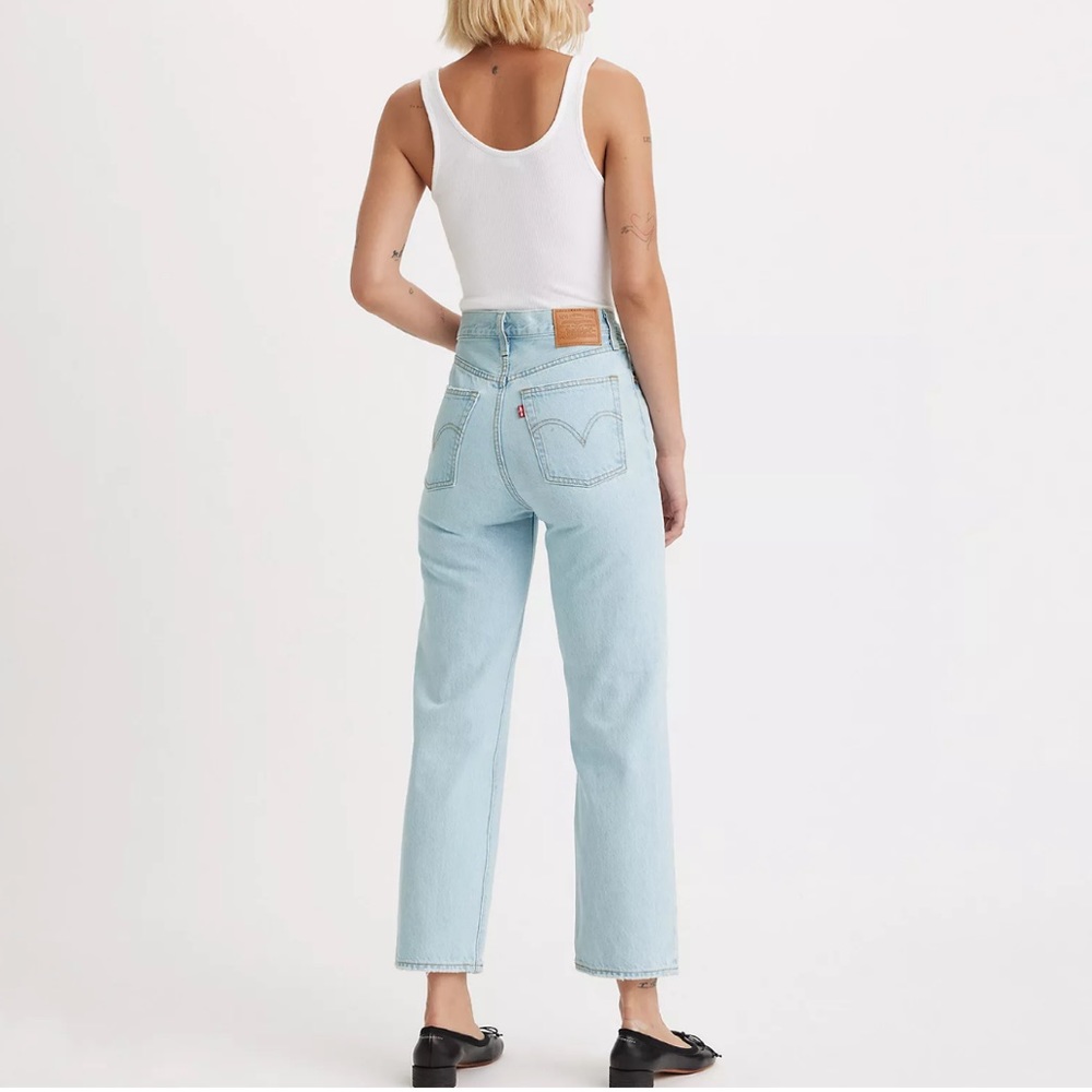 Levi’s Ribcage Straight Ankle Jeans